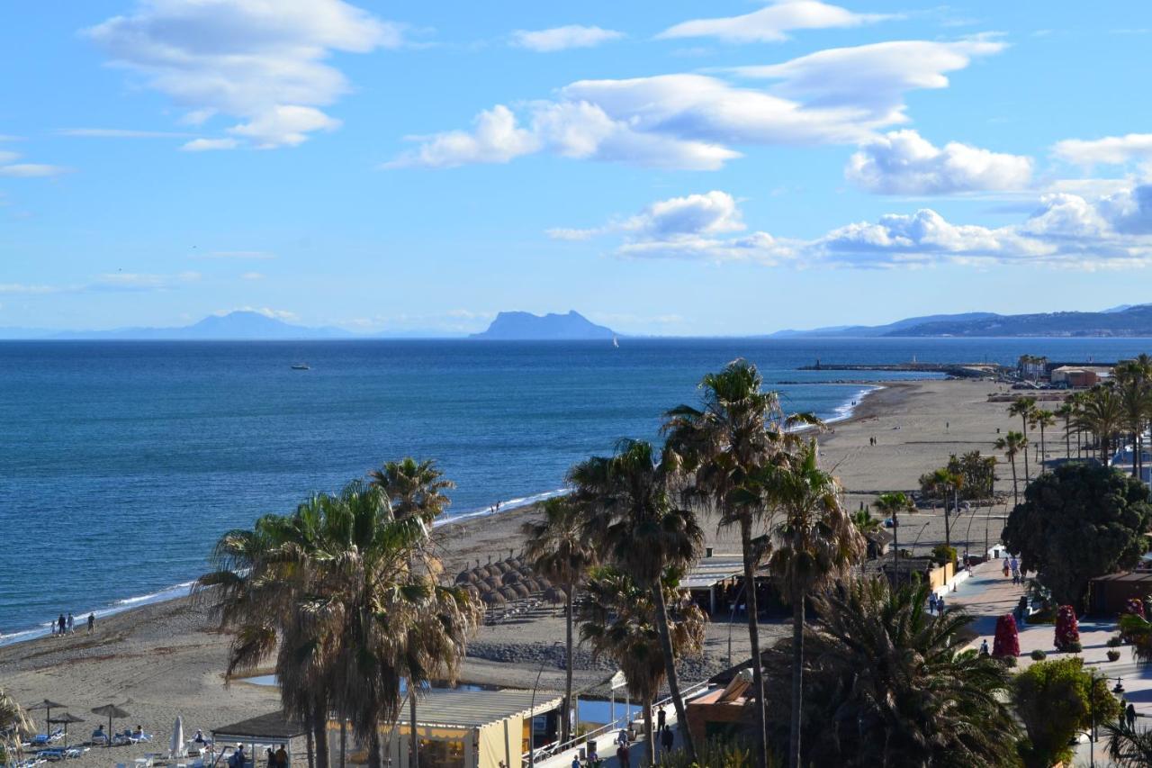 Sunnypalms - Beachfront Penthouse With Stunning Sea View Estepona Esterno foto