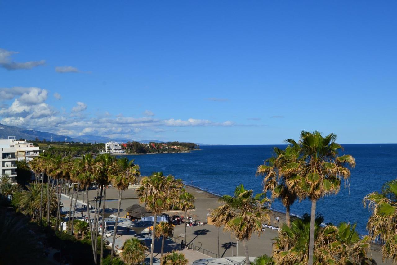 Sunnypalms - Beachfront Penthouse With Stunning Sea View Estepona Esterno foto