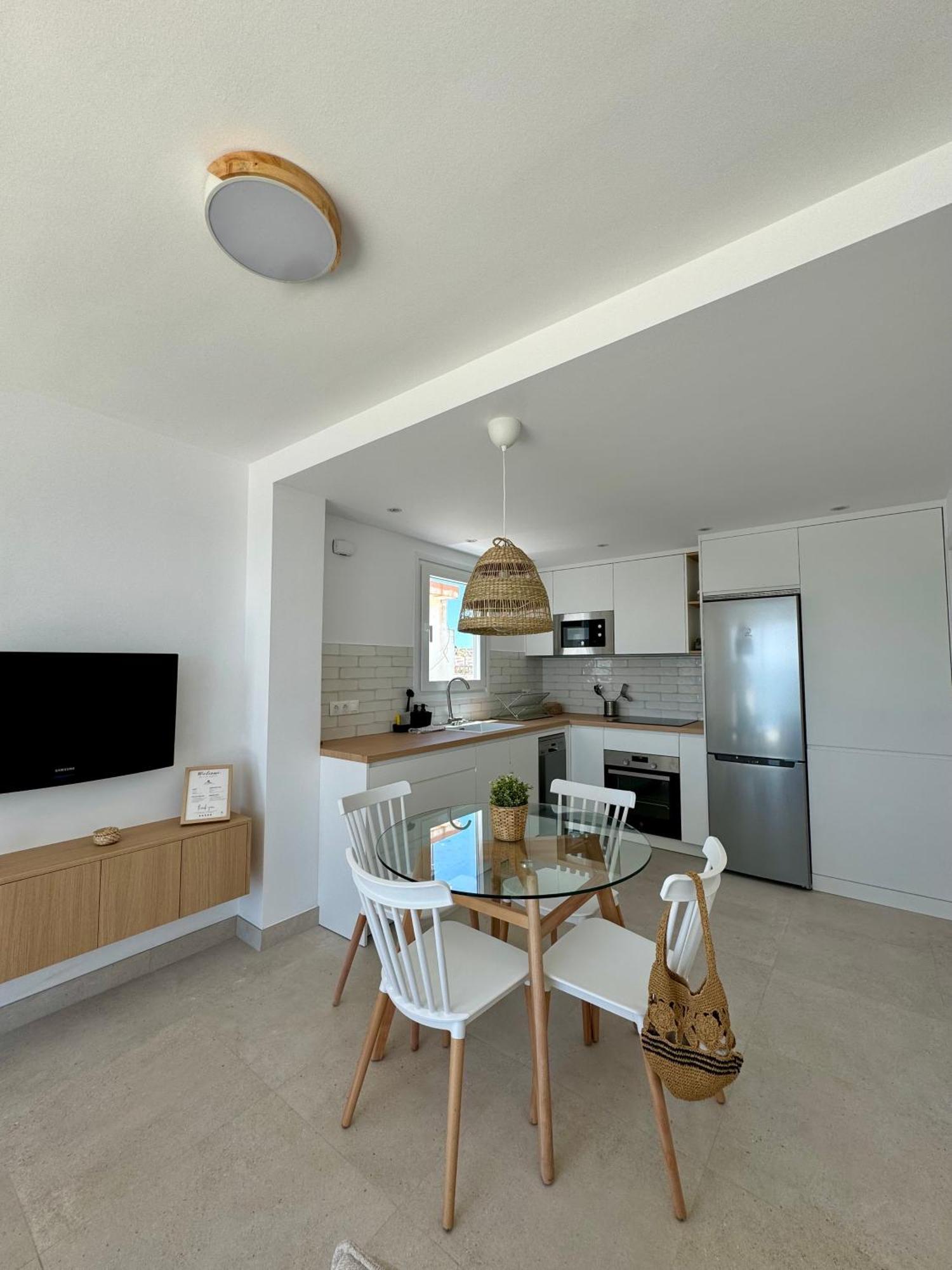 Sunnypalms - Beachfront Penthouse With Stunning Sea View Estepona Esterno foto