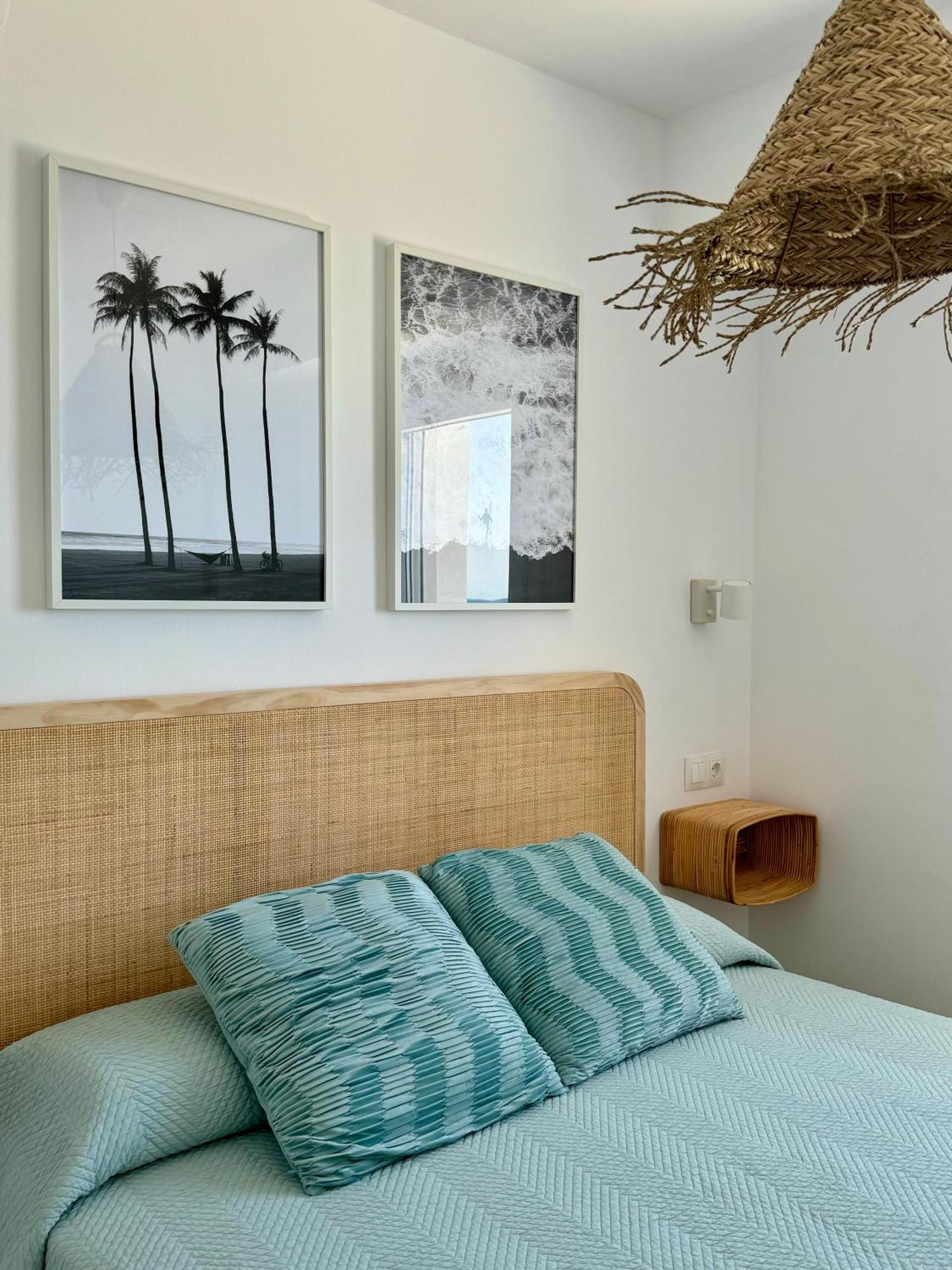 Sunnypalms - Beachfront Penthouse With Stunning Sea View Estepona Esterno foto